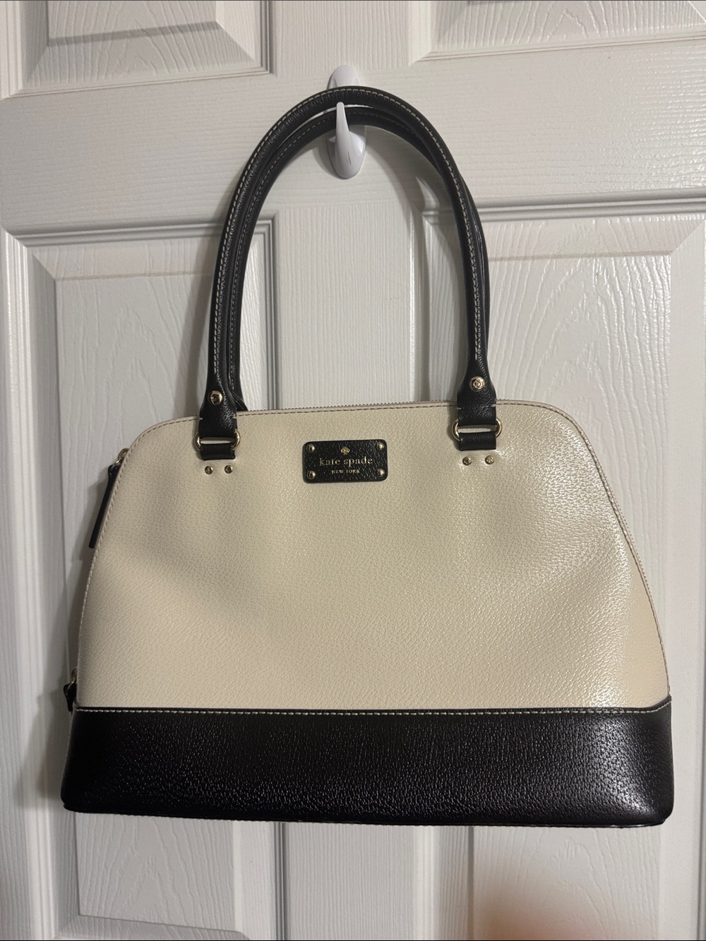 kate spade Black and White Two-Tone Tote with Matching Wristlet - Picture 2 of 13